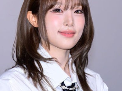 가수 최예나 잠실구장에서 시구 나서 화제